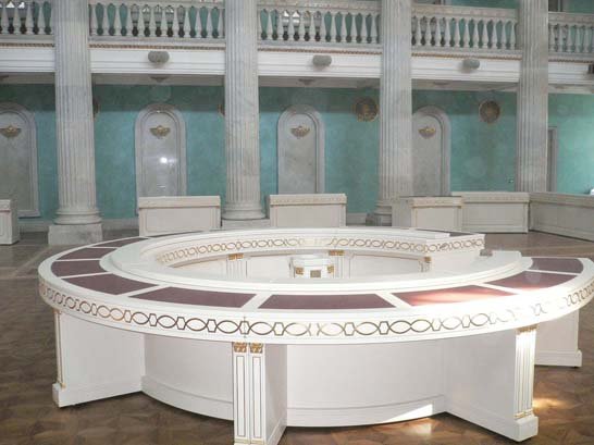 White lacquer table